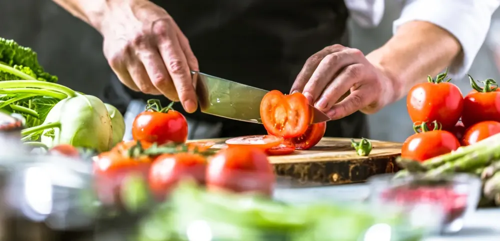 Service du repas et/ou préparation
